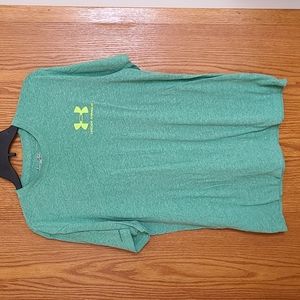 🎈PRICE DROP Under Armour medium t shirt